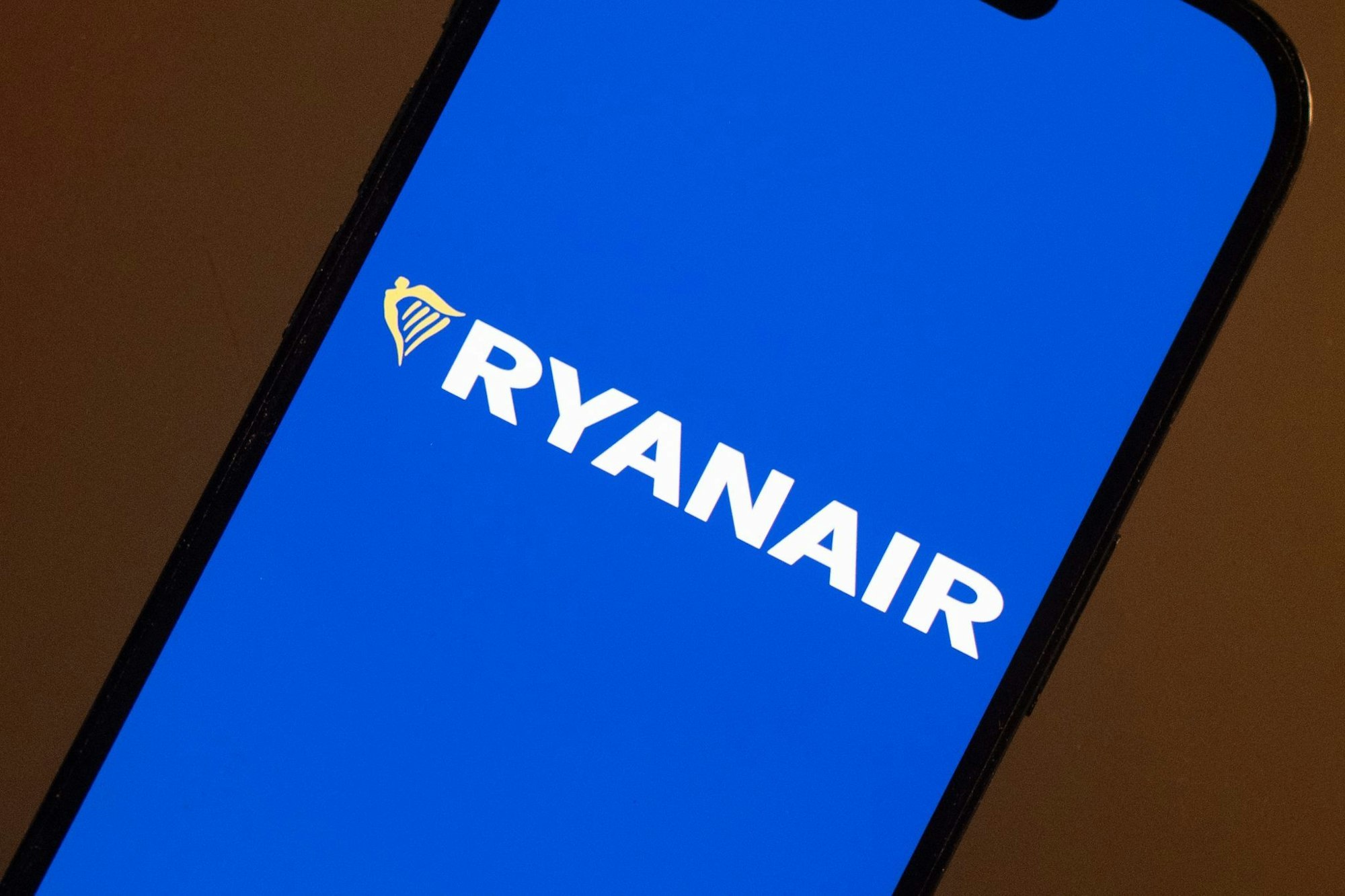 Ryanair will Bordkarten (fast) nur noch über die App ausgeben. (Symbolbild)