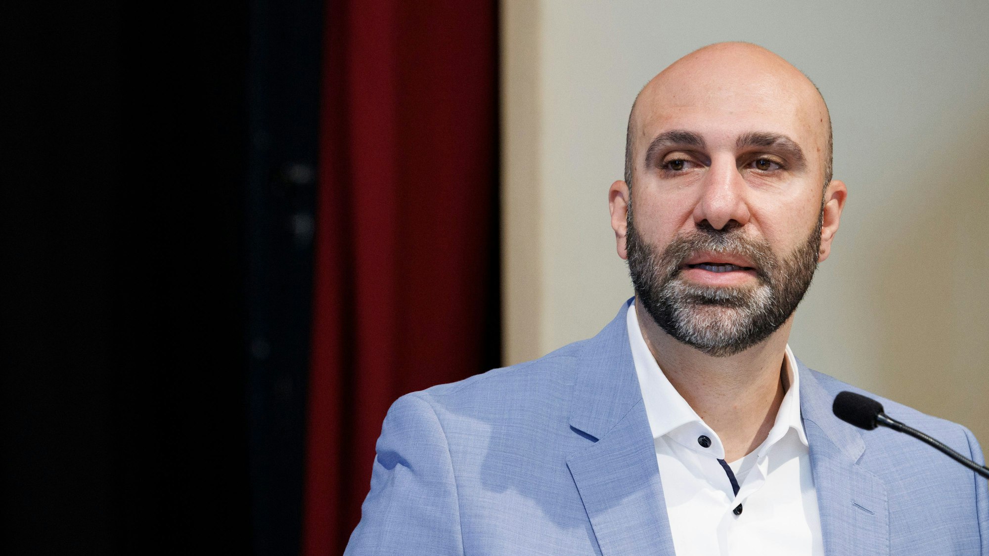 Ahmad Mansour attackiert die Pro-Palästina-Bewegung aufs Schärfste.