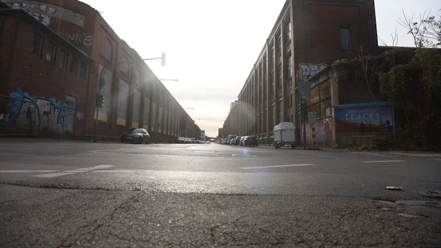 12.11.2025, Köln: Die Gebäude an der Deutz-Mülheimer-Straße von Hausnummer 147, 149, 151 und 153 gehören der Stadt. Hier ensteht unter anderem das Otto-Langen-Quartier. Gelände an der Foto: Arton Krasniqi