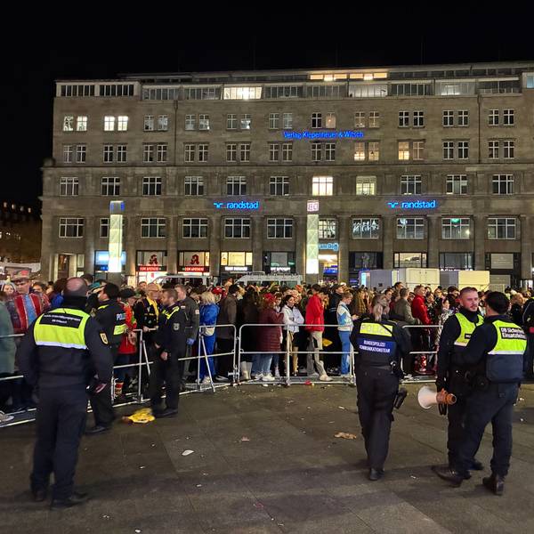 Der Kölner Hauptbahnhof musste zwischenzeitlich gesperrt werden.