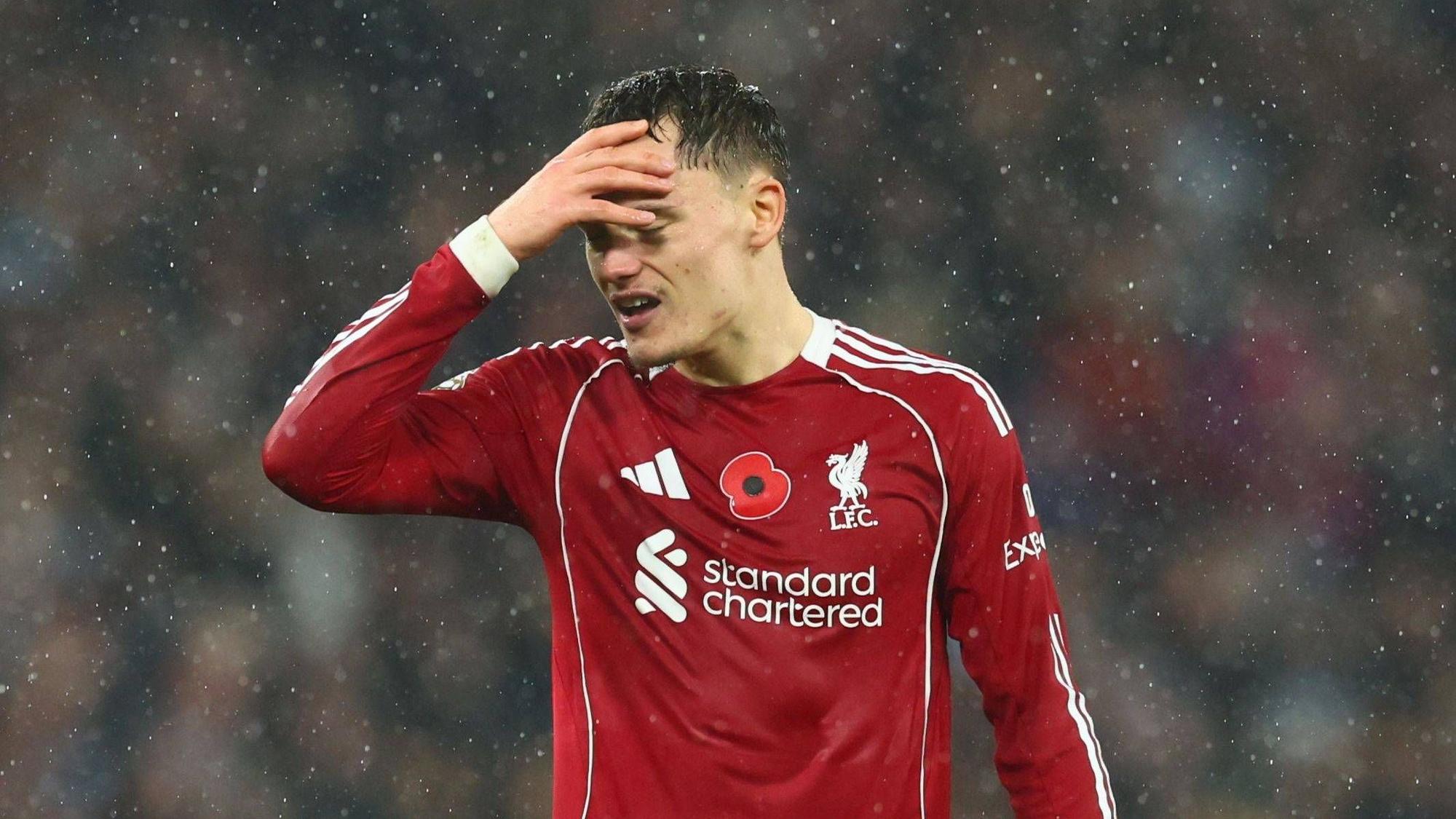 Florian Wirtz of Liverpool looks dejected during the game Manchester City v Liverpool, Premier League, Football, Etihad Stadium, Manchester, UK - 09 Nov 2025Manchester Etihad Stadium United Kingdom EDITORIAL USE ONLY No use with unauthorised audio, video, data, fixture lists, club/league logos or live services. Online in-match use limited to 120 images, no video emulation. No use in betting, games or single club/league/player publications. PUBLICATIONxINxGERxSUIxAUTxHUNxGRExMLTxCYPxROUxBULxUAExKSAxCHNxDENxINDxITAxPORxESPxSWExTURxMEXxCOLxVENxPERxECUxBRAxARGxCHIxURUxPARxPANxONLY Copyright: xPaulxCurrie/Shutterstockx 15702266ck