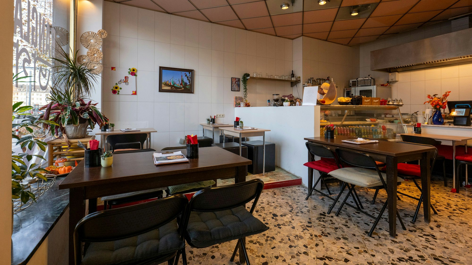 10.11.2025, Köln: Das Restaurant Little BANGLA liegt in der Aachener Straße. Foto: Uwe Weiser