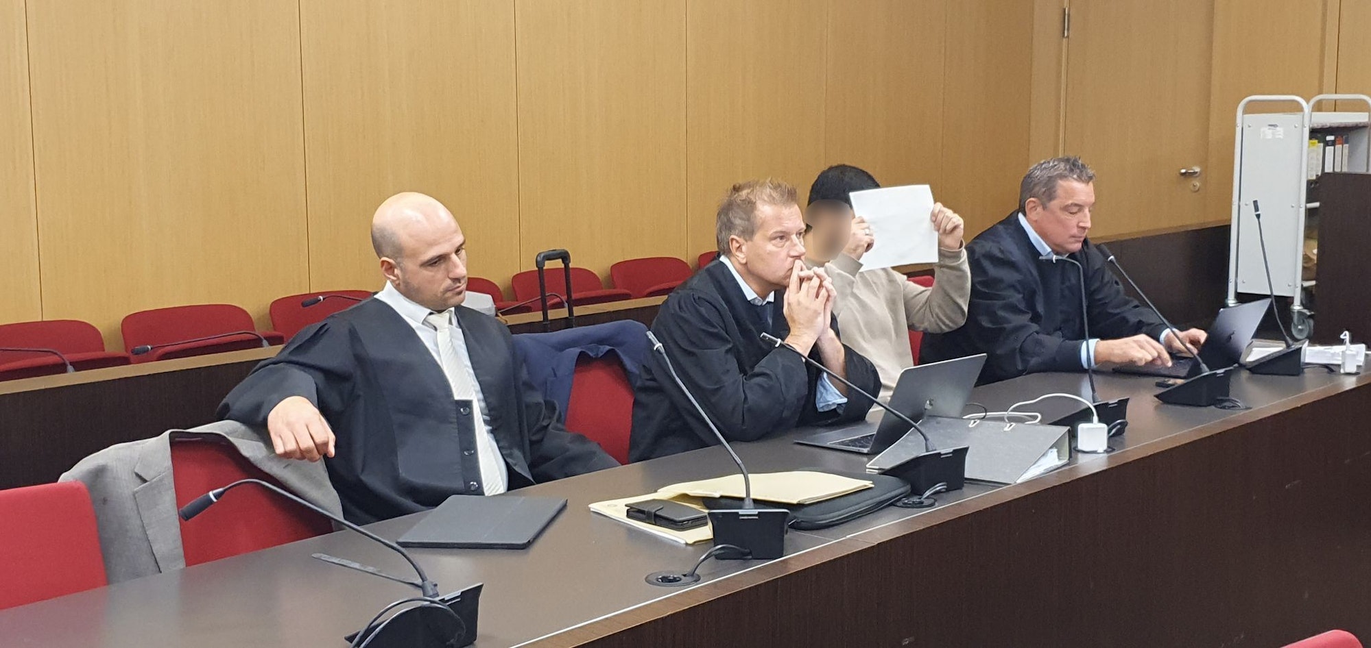 Der Angeklagte schwieg zu den Vorwürfen der Staatsanwaltschaft.