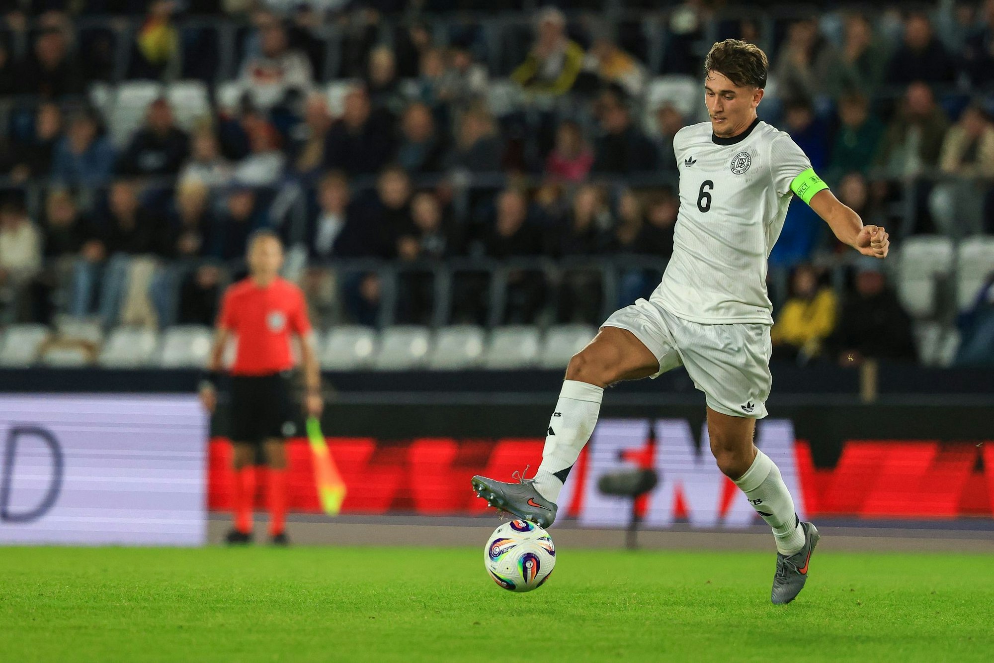Bayern-Profi Tom Bischof wird die deutsche U21 als Kapitän anführen.