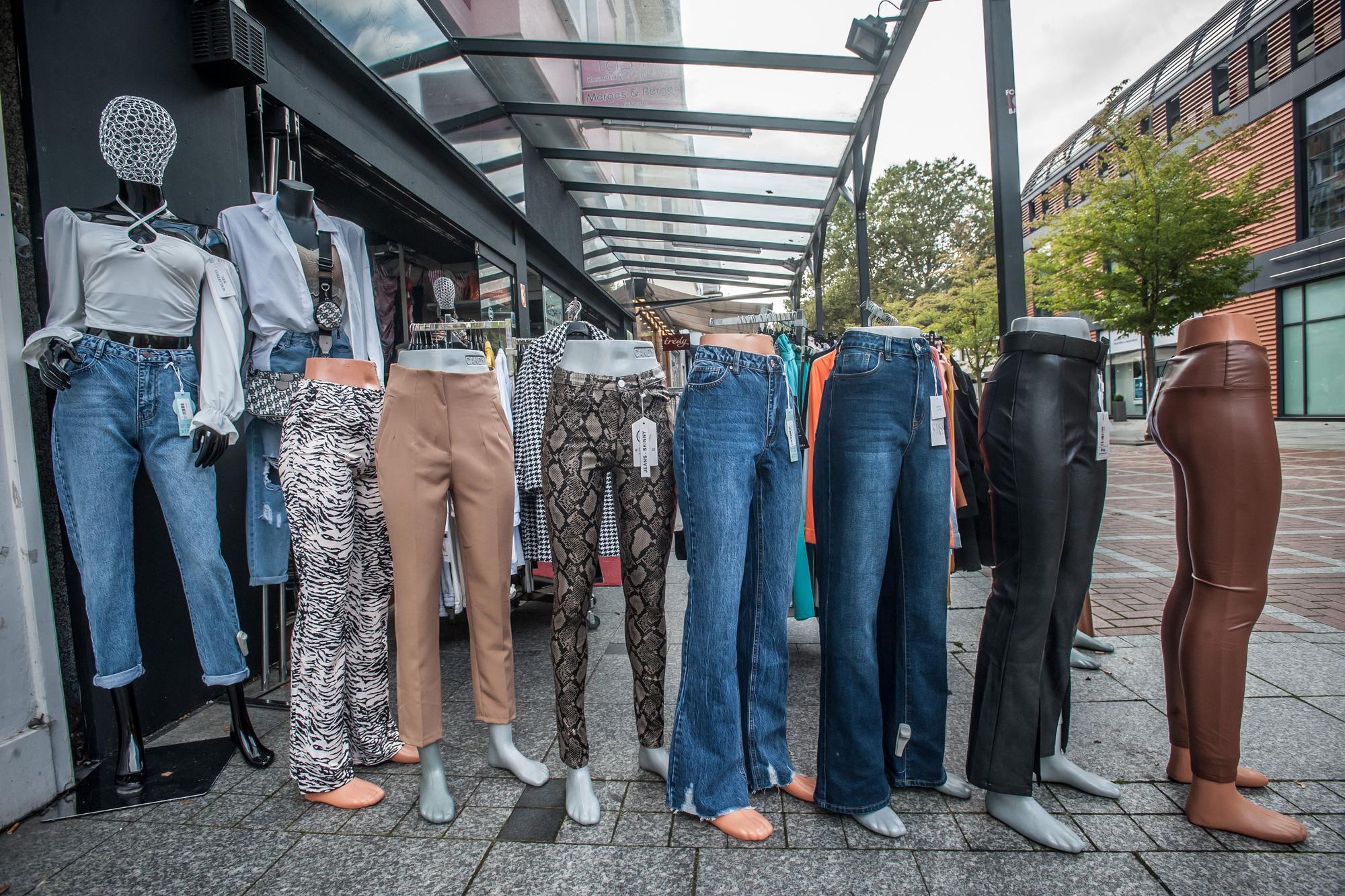 Alle Kleider werden irgendwann zu Alttextilien, bei der Entsorgung gibt es Probleme.