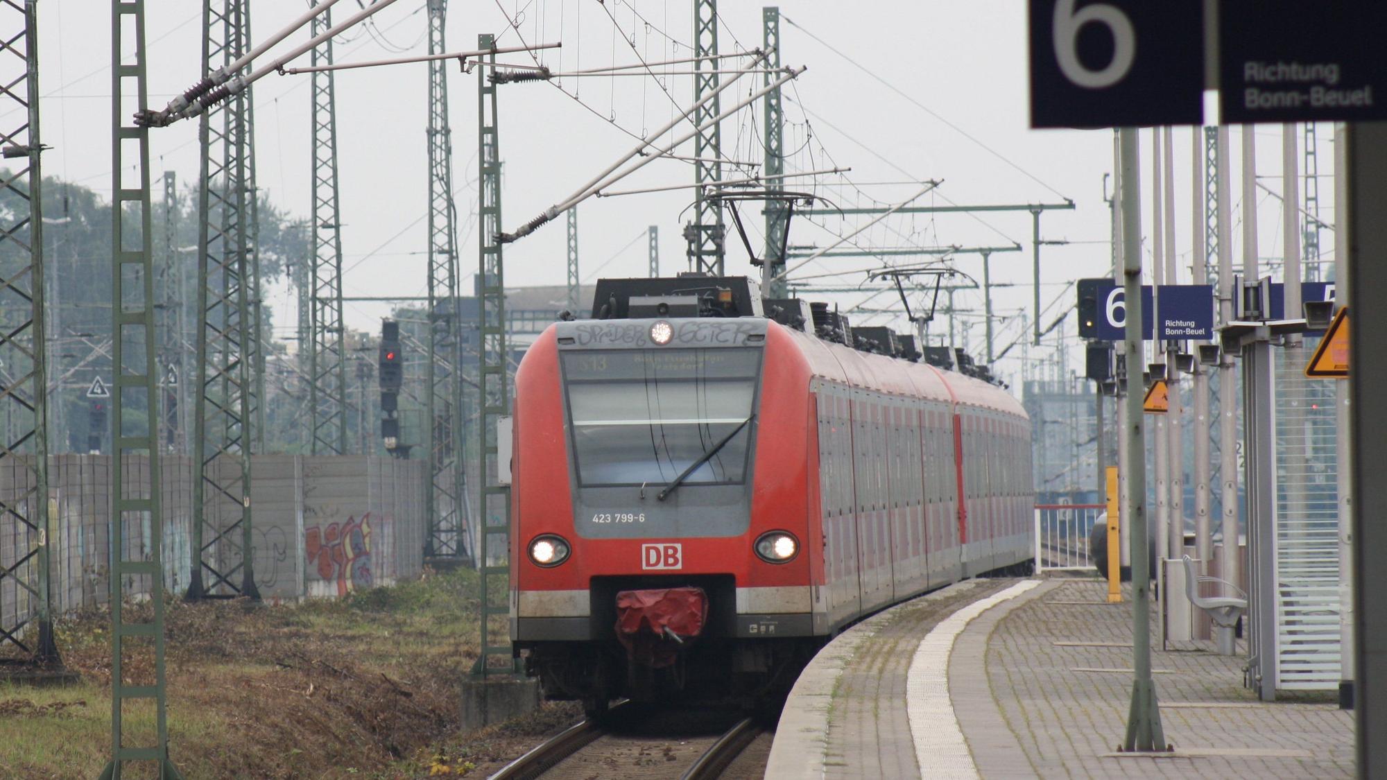 Symbolbild S-Bahn S13 Bahnhof Troisdorf