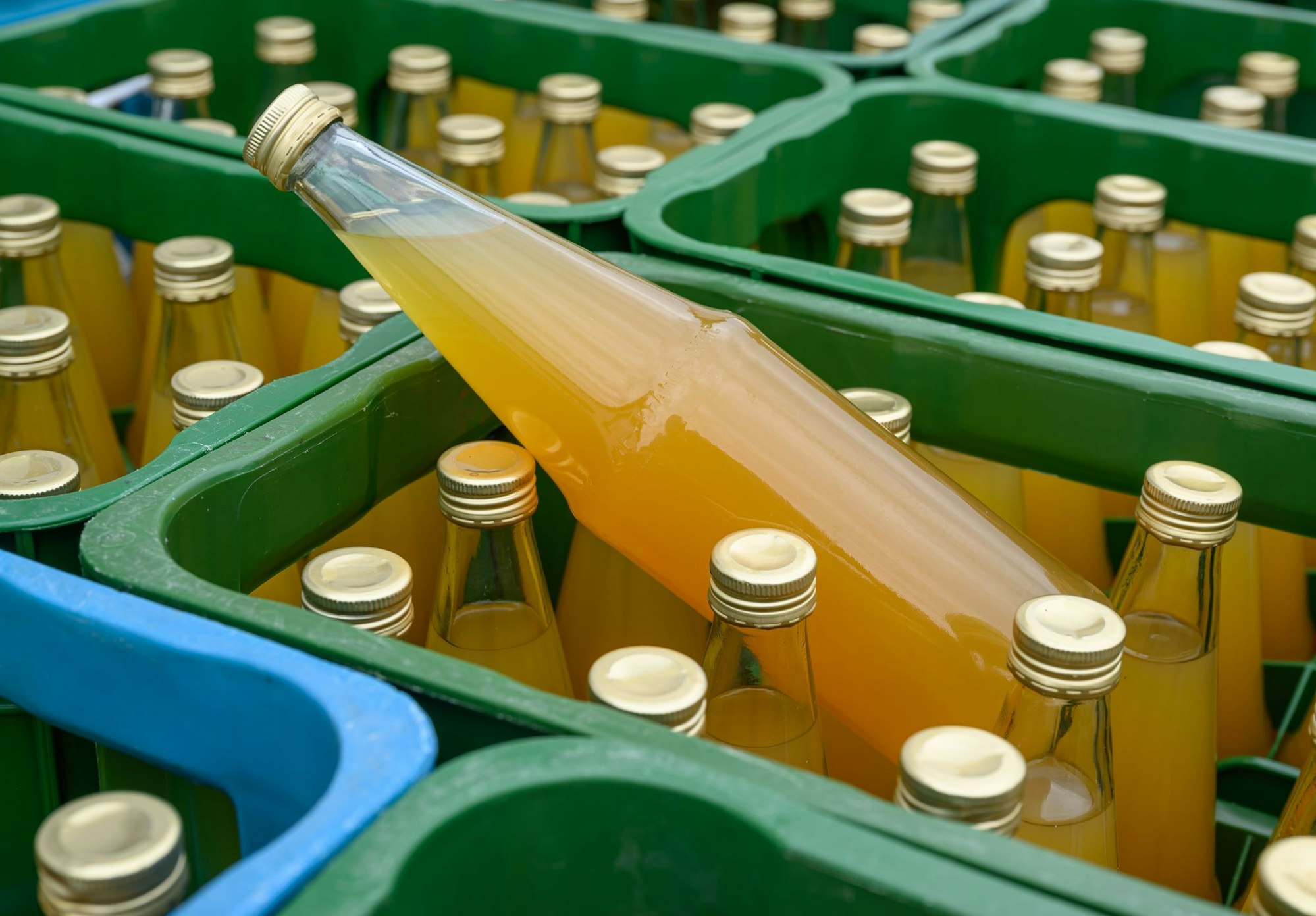 Obstsäfte haben besonders viel Zucker in sich. (Symbolbild)