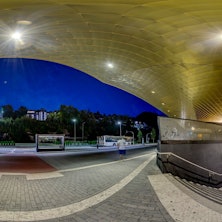 Panoramabild des Gummersbacher Busbahnhofs.