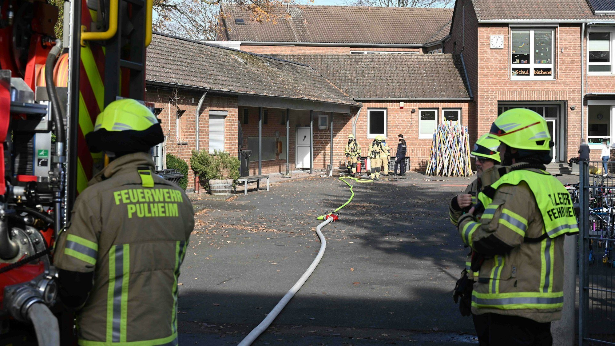 In einer Toilette der Dietrich-Bonhoeffer-Schule in Pulheim war ein Feuer ausgebrochen.