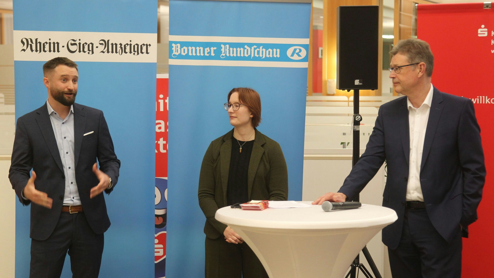 Christian Stahl, Anica Tischler und Ralf Klösges (von links) begrüßten die Anwesenden.