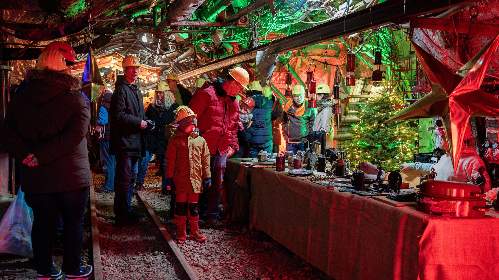 Im Trainingsbergwerk Recklinghausen findet ein Weihnachtsmarkt unter Tage statt.