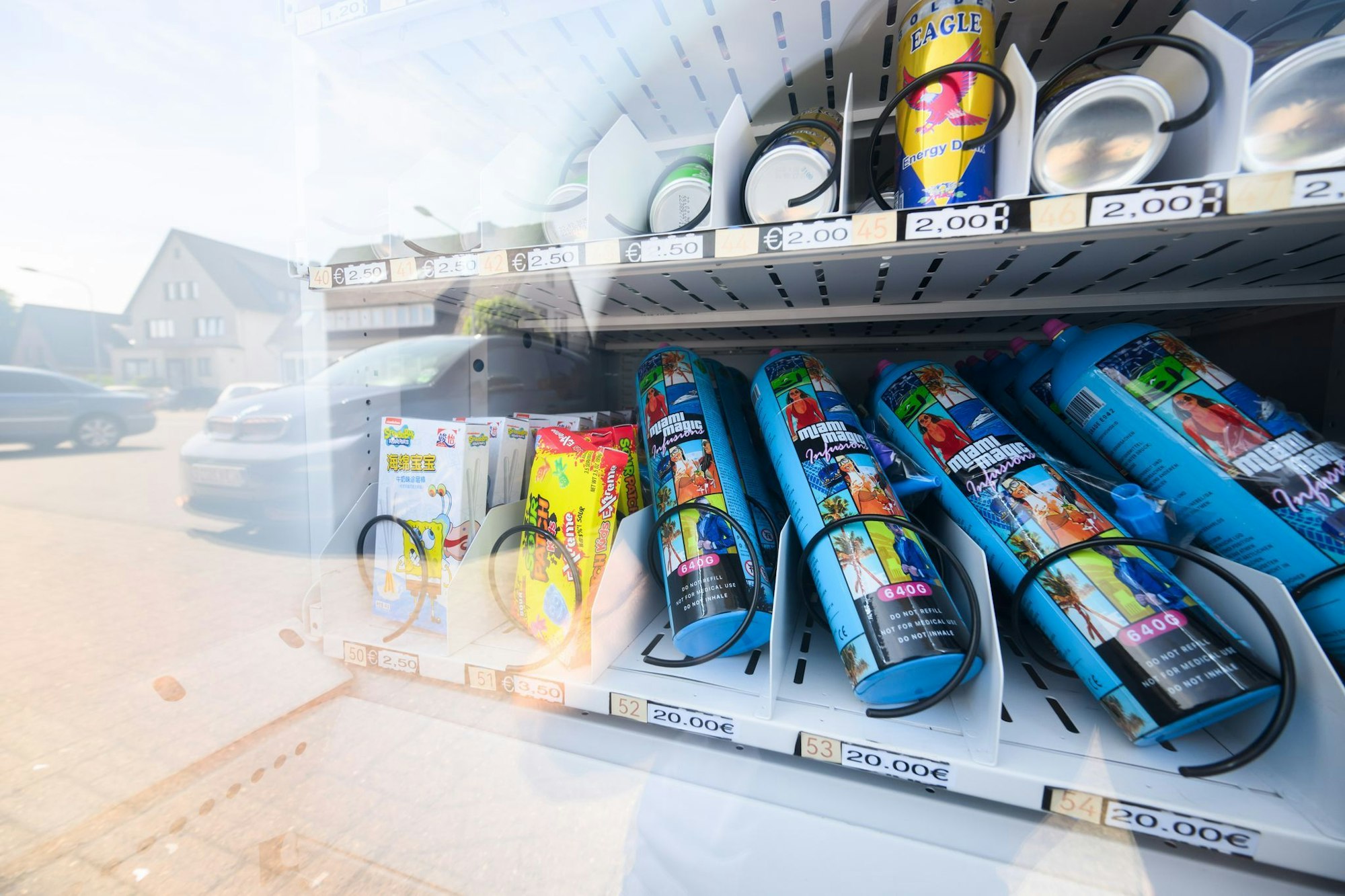 Einfach am SB-Automaten soll Lachgas bald nicht mehr zu haben sein. (Archivbild)