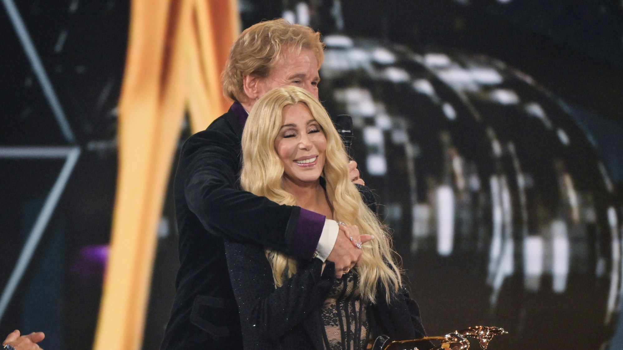 Thomas Gottschalk und Cher bei der 77. Bambi-Verleihung.