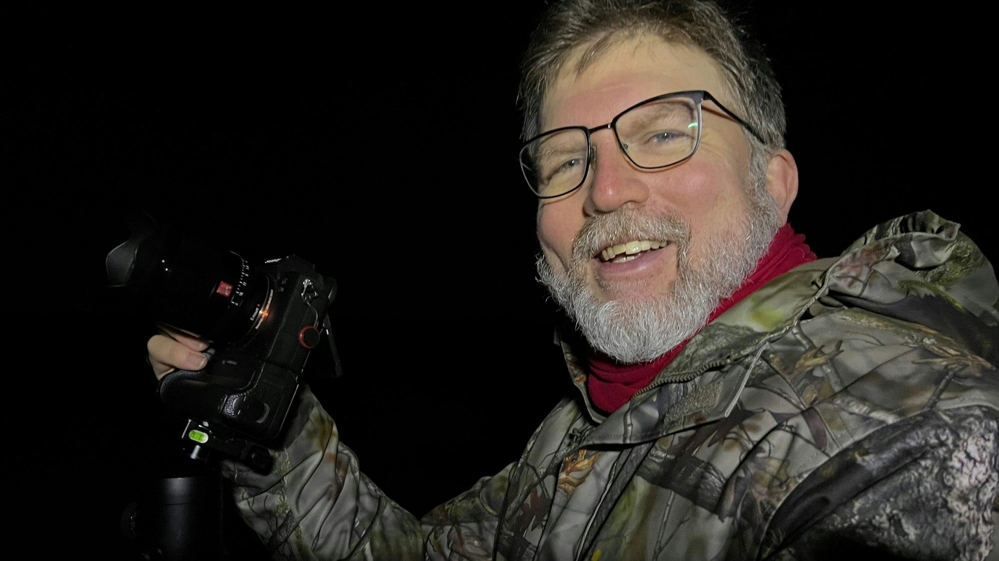 Zu sehen ist Mario Wiesner mit seiner Kamera.