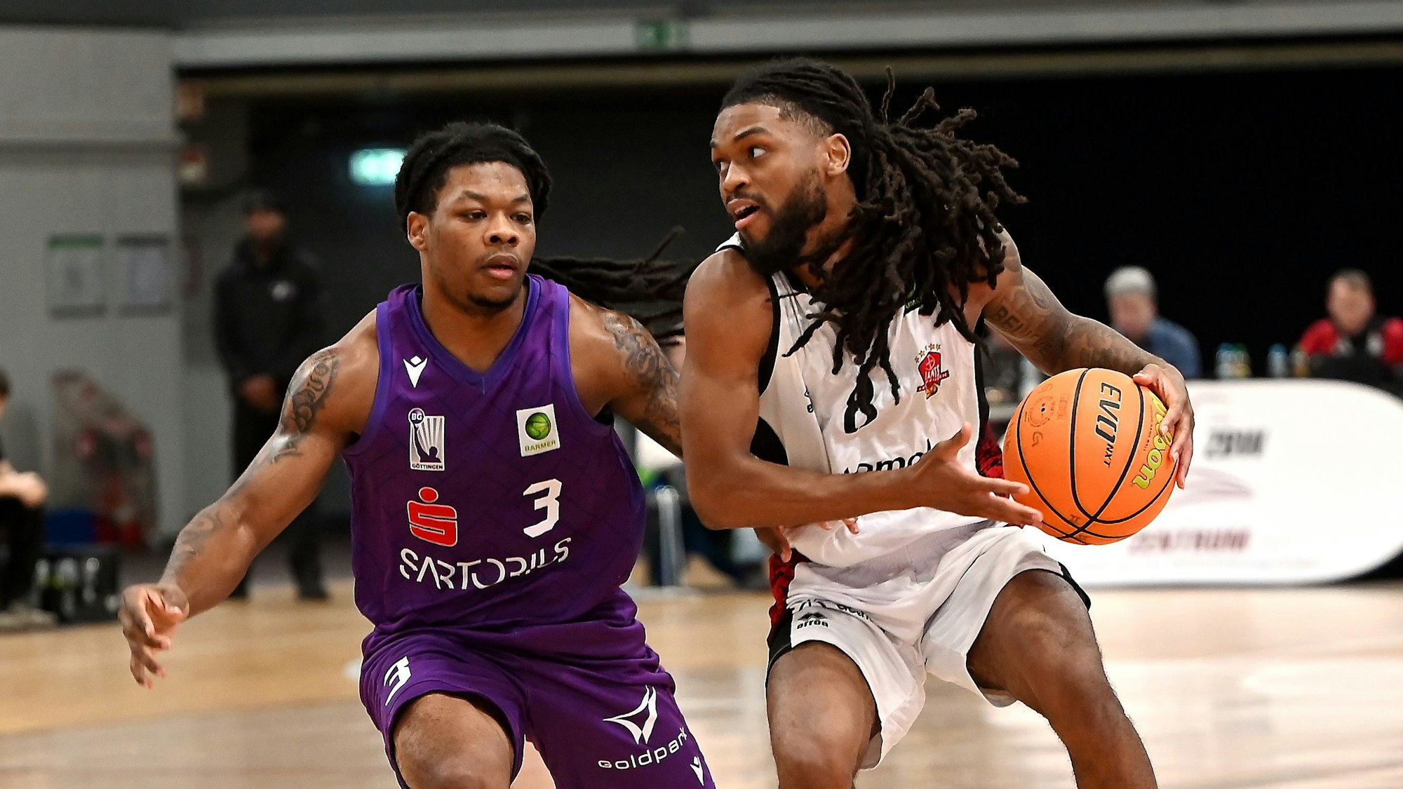 07.11.2025, Basketball-Bayer Giants-Göttingen
rechts: Kobe Langley (Bayer)
Foto: Uli Herhaus