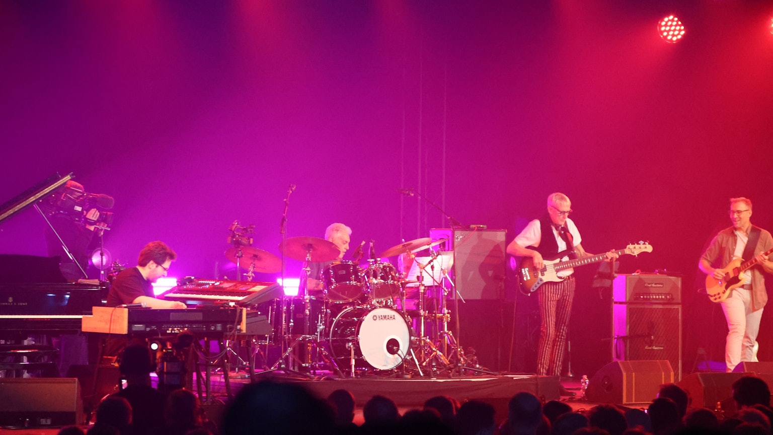 Simon Oslender (Tasten, v.l.), Steve Gadd (Schlagzeug), Will Lee (Bass) und Bruno Müller (Gitarre) sind derzeit zusammen auf Tour.