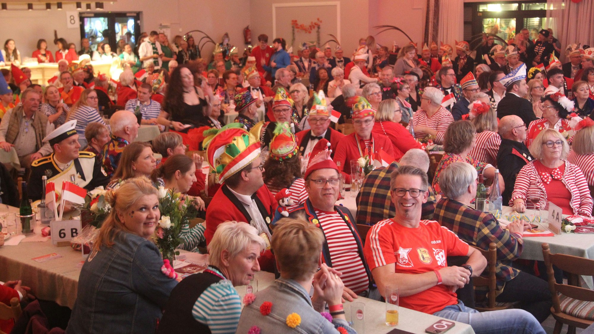 Voll besetzt war der Rosensaal im Haus Landkrecht in Uckerath.