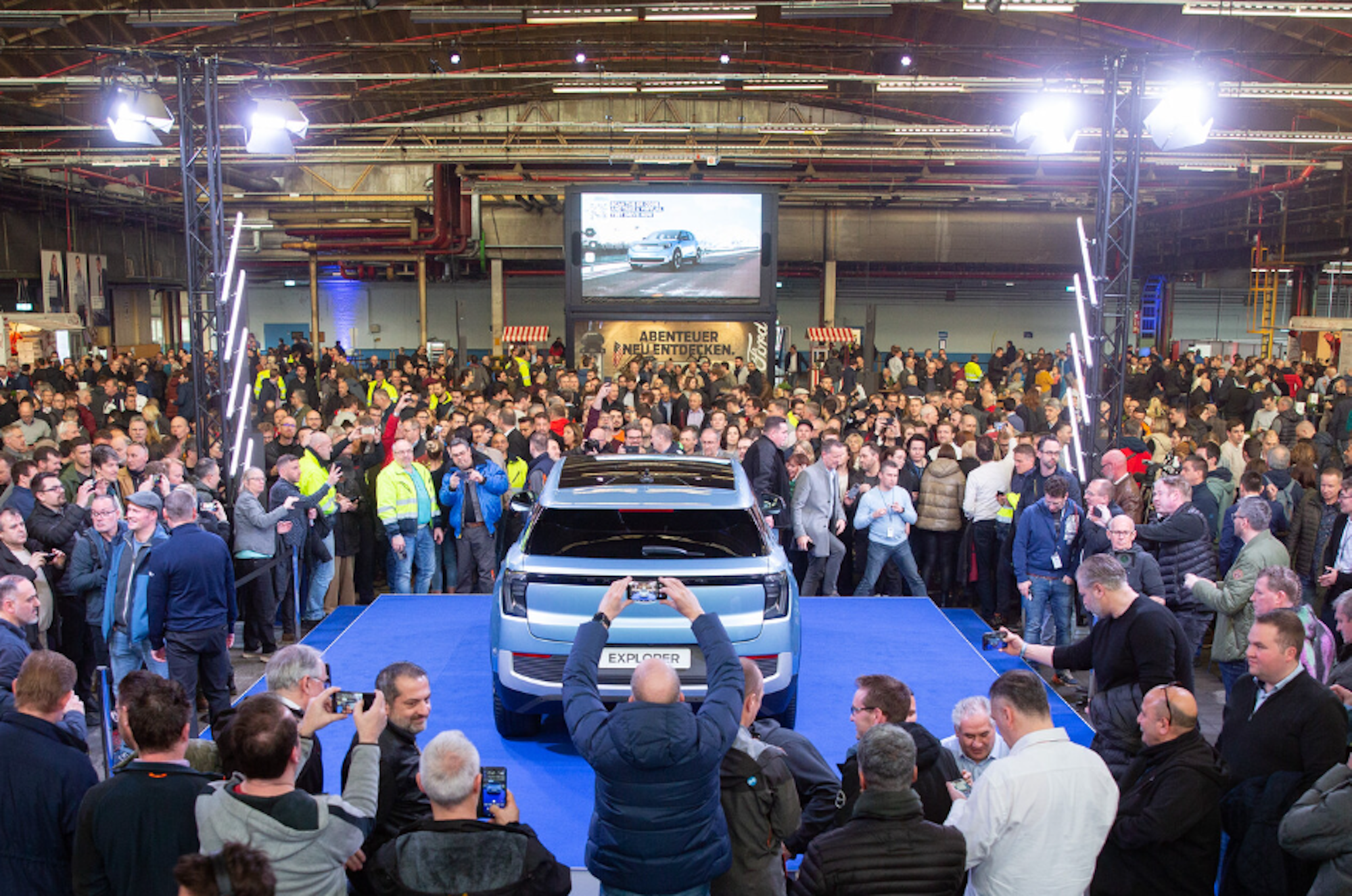 Eine Mitarbeiterveranstaltung von Ford, bei der erstmals der neue Ford Explorer präsentiert wird.