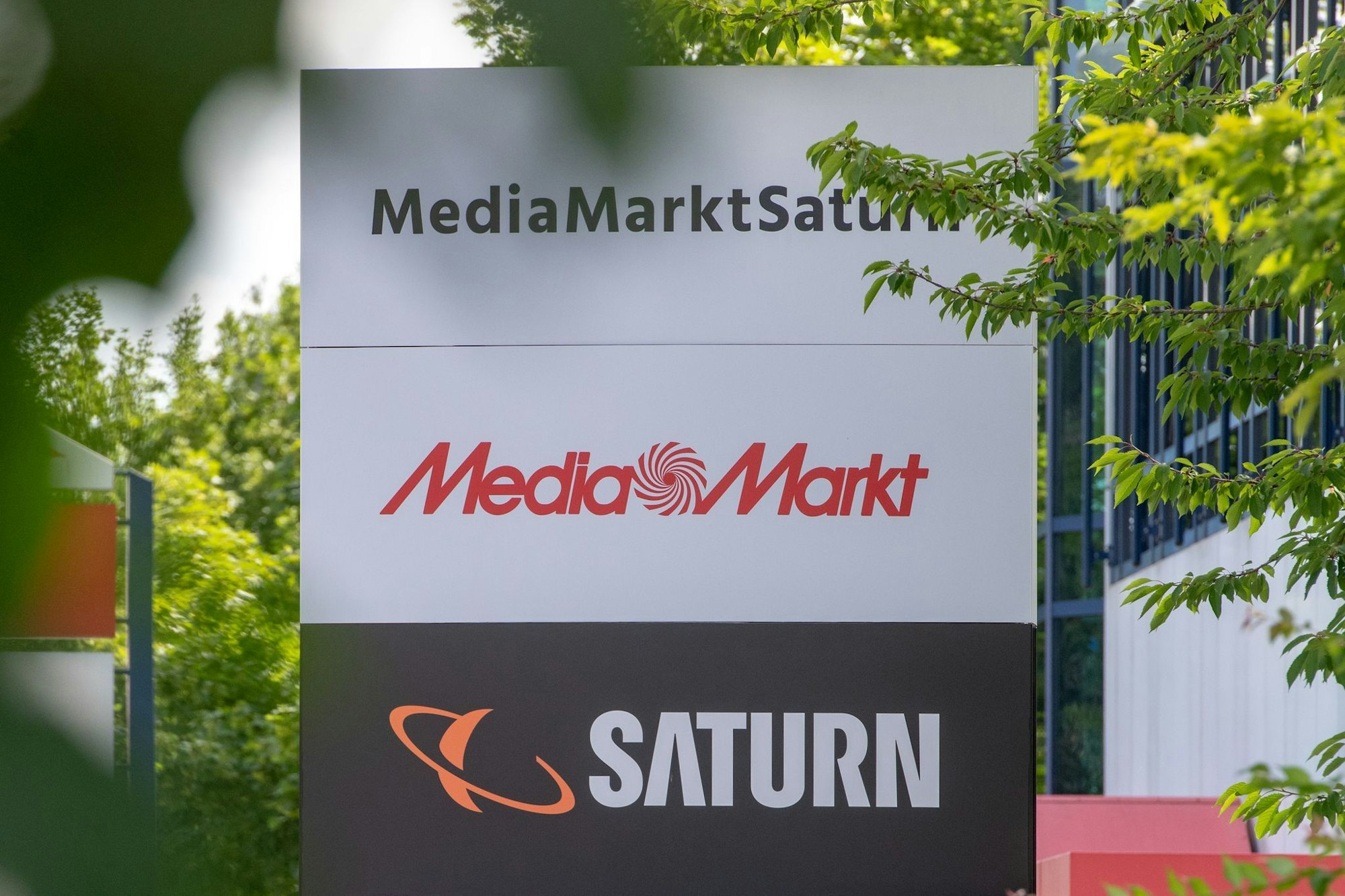 Mediamarkt und Saturn - zwei Elektronikshops, die künftig wohl einen chinesischen Eigentümer haben. (Archivbild)