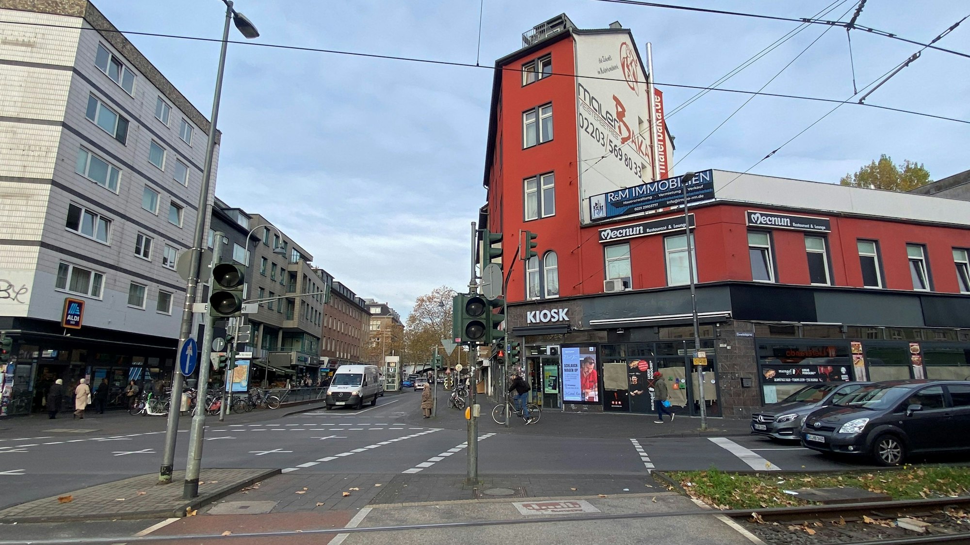 Die Kreuzung Venloer Straße Ehrenfeldgürtel in Köln