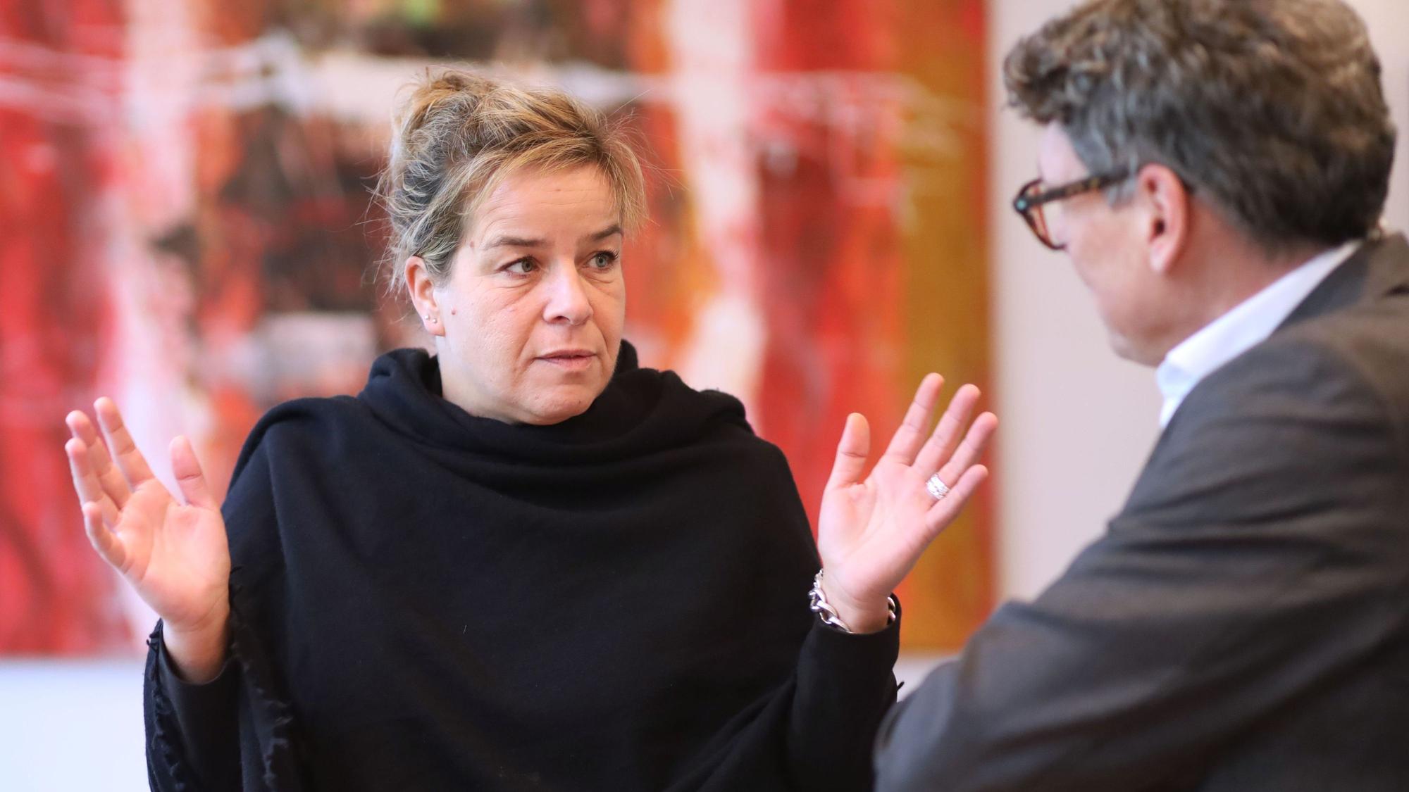 NRW-Wirtschaftsministerin Mona Neubaur im Gespräch mit Gerald Selch, Chefredaktuer des „Kölner Stadt-Anzeiger“.
