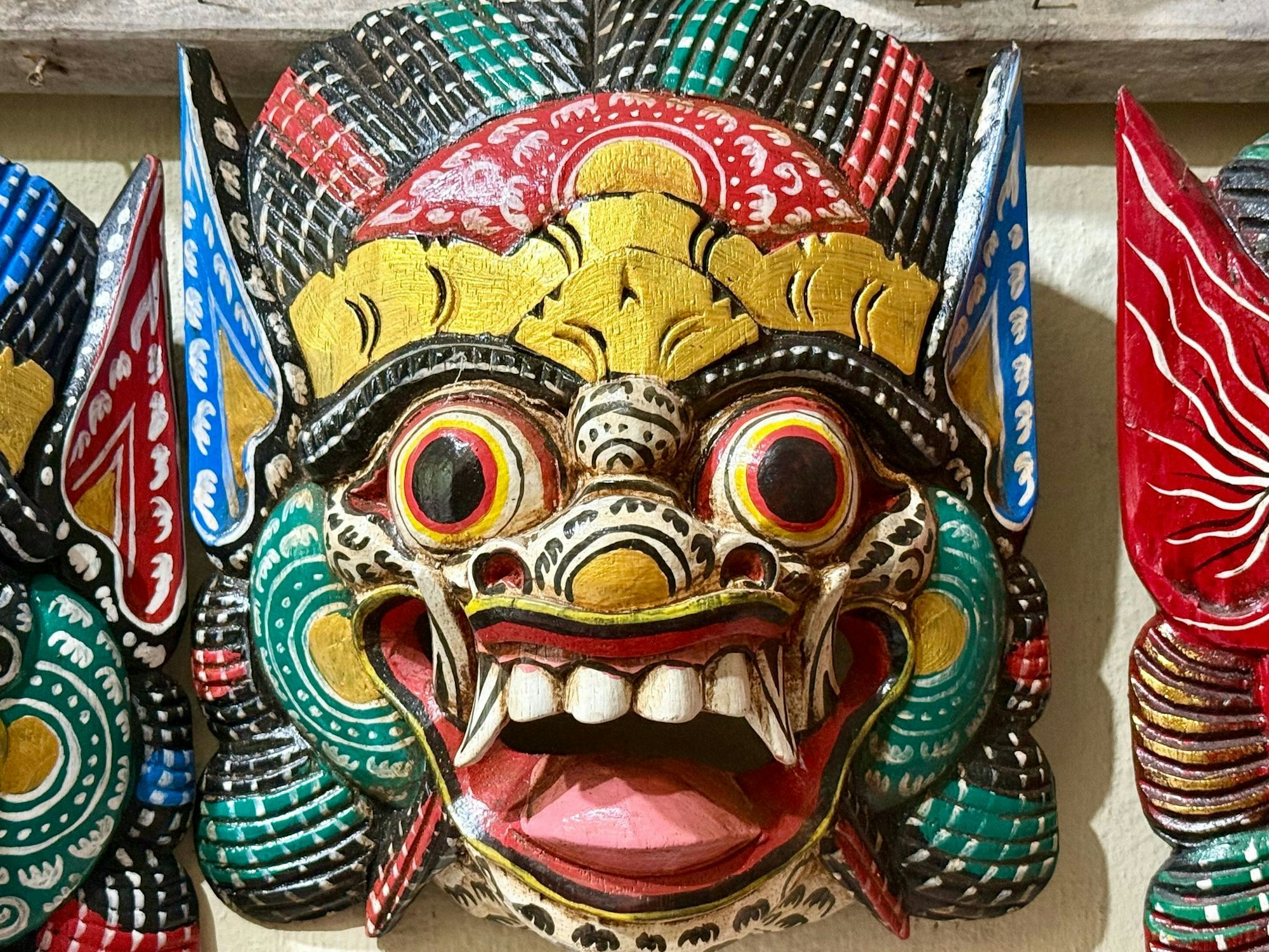 Die Balinesen haben einen einzigartigen Glauben, geprägt vom mythologischen Wesen und dem Gleichgewicht zwischen Gut und Böse.