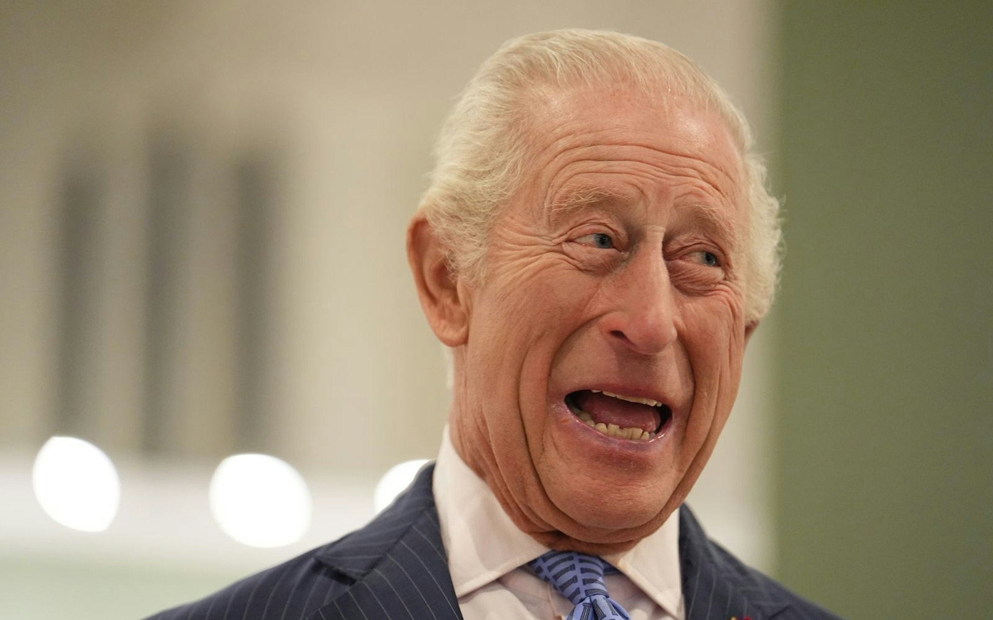 Immer für einen Spaß zu haben: König Charles feiert am 14. November seinen 77. Geburtstag. (Bild: Jordan Pettitt-Pool/Getty Images)