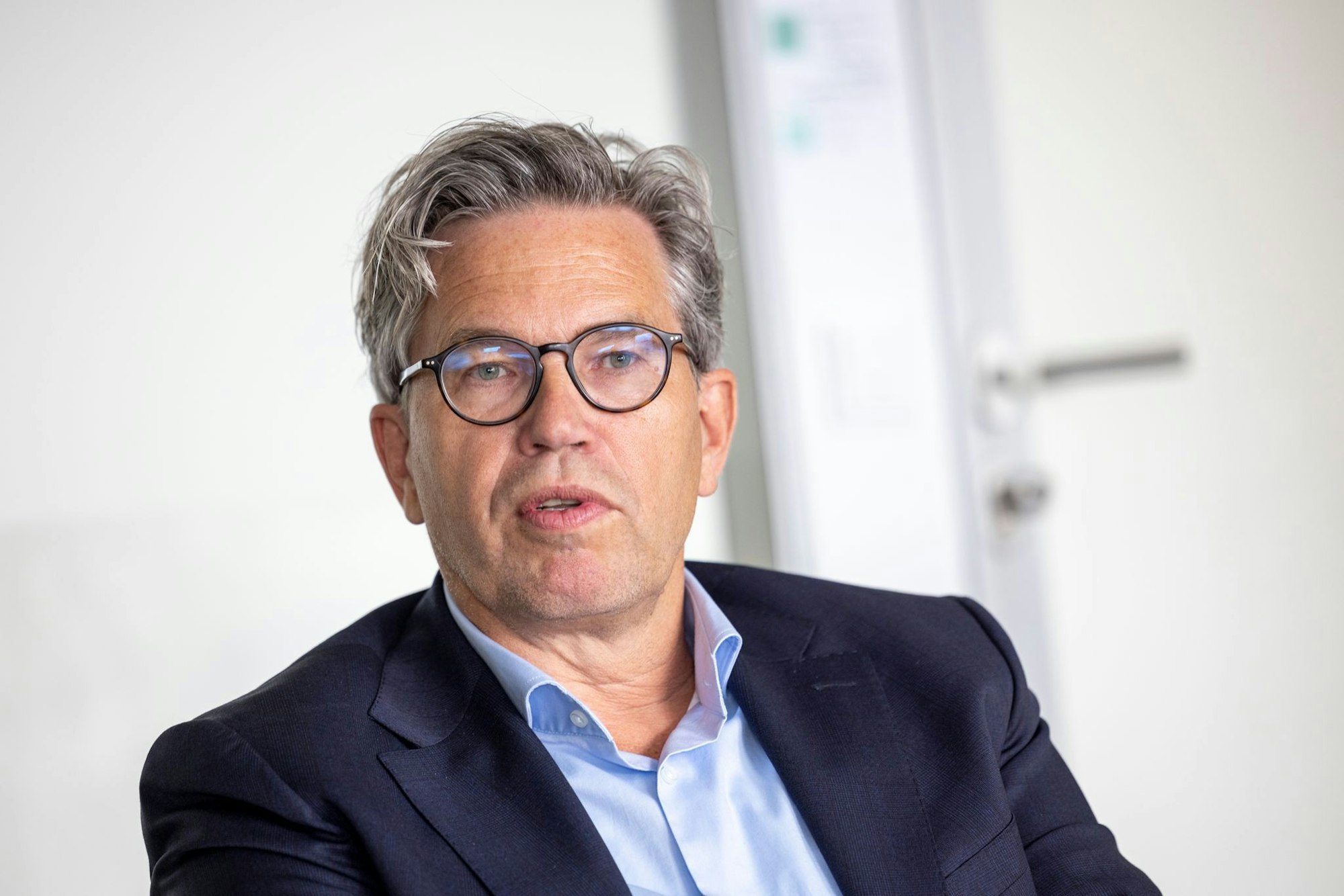 Der Vodafone-Manager Marcel de Groot rät zu Vorsicht.