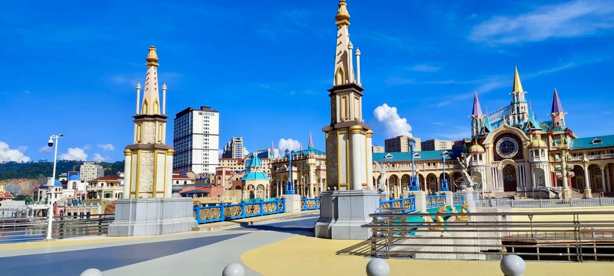 In der Glücksspiel-Enklave wird überall gebaut.