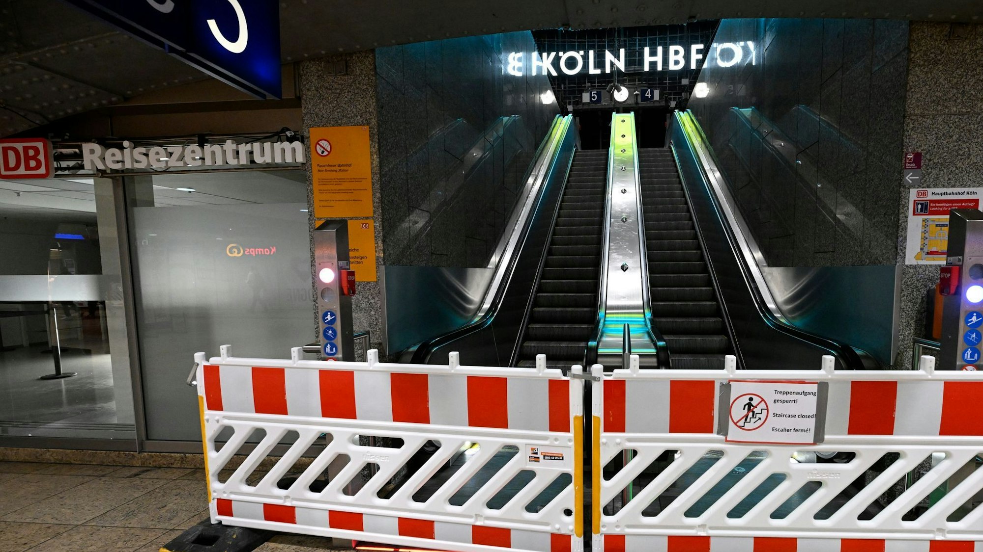 Der Kölner Hauptbahnhof ist für den Fernverkehr gesperrt.