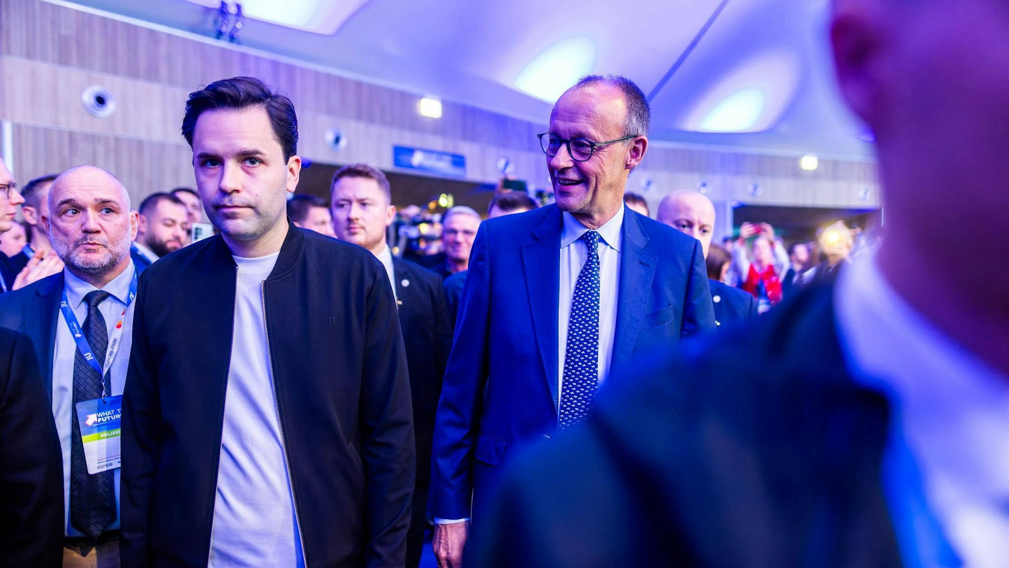 JU-Chef Johannes Winkel (links) ist im Rentenstreit grundlegend anderer Meinung als Kanzler Merz.