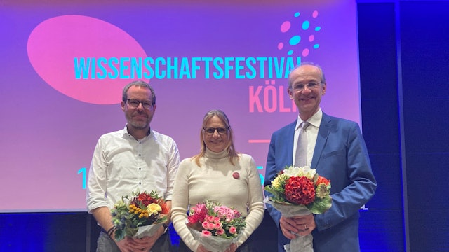 Dennis Klinkhammer, Melanie von der Wiesche und Karl-Nikolaus Peifer (v.l.) beim Wissenschaftsfestival.