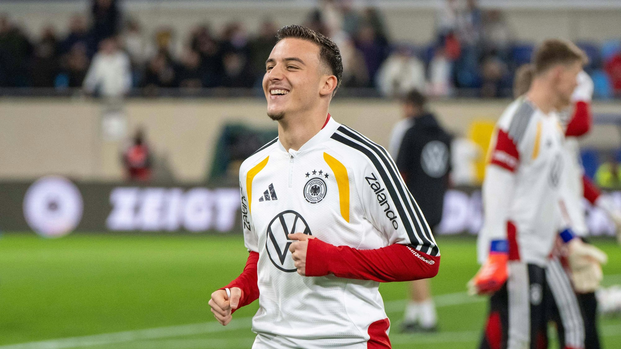 Said El Mala lacht nach einem Deutschland-Spiel.