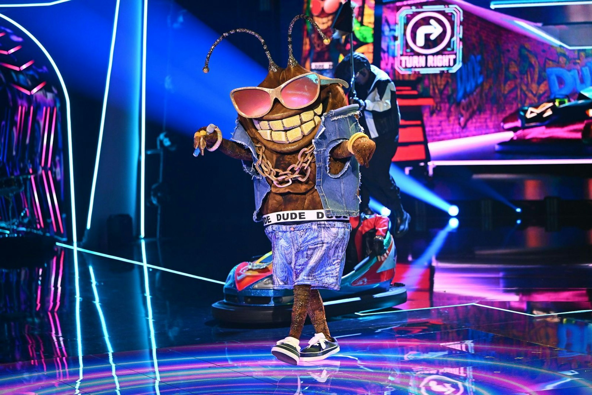 Der Dude rockte mit „All The Small Things“ (Blink-182) die Halle. Trotzdem musste er am Ende lange um den Einzug in die nächste Runde zittern. (Bild: Joyn/Willi Weber)