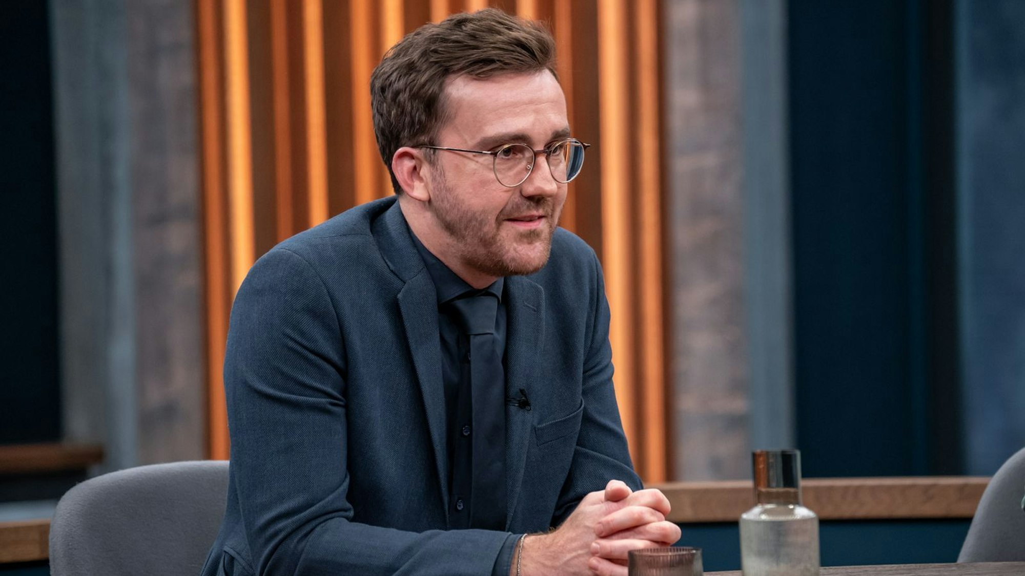 Der stellvertretende „Zeit“-Chefredakteur Martin Machowetz kann den Frust der Jungen Union gegenüber der Rentenpolitik der Regierung nachvollziehen. (Bild: ARD/Thomas Ernst)