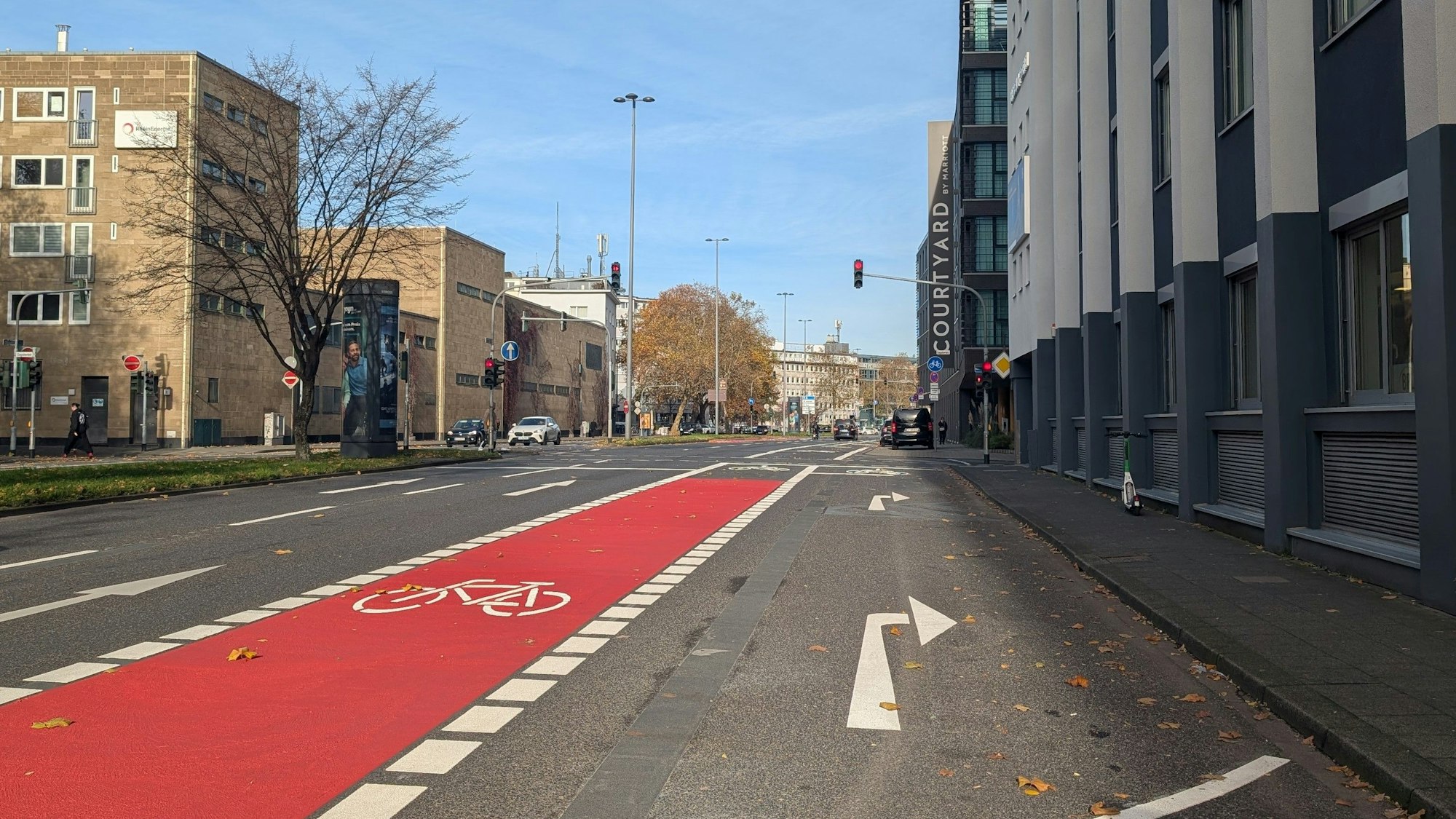 Neu eröffnete Fahrradspur auf der Turiner Straße (nördliche Richtung)