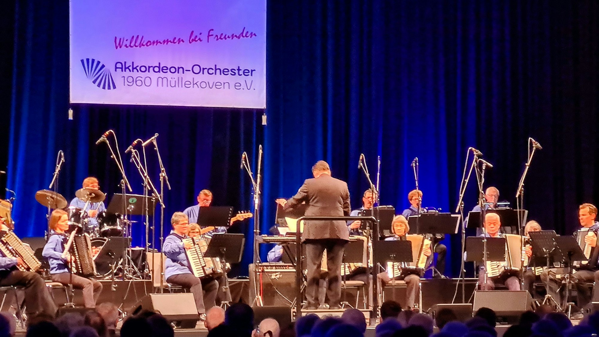 Das Akkordeon-Orchester Müllekoven überzeugte in der Stadthalle.