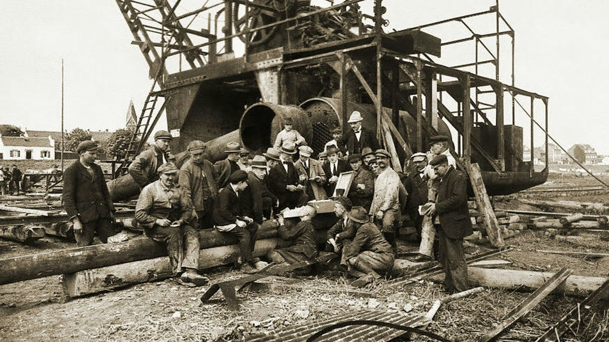 Bauarbeiter auf der Baustelle des Niehler Hafens, vermutlich im Jahr 1922