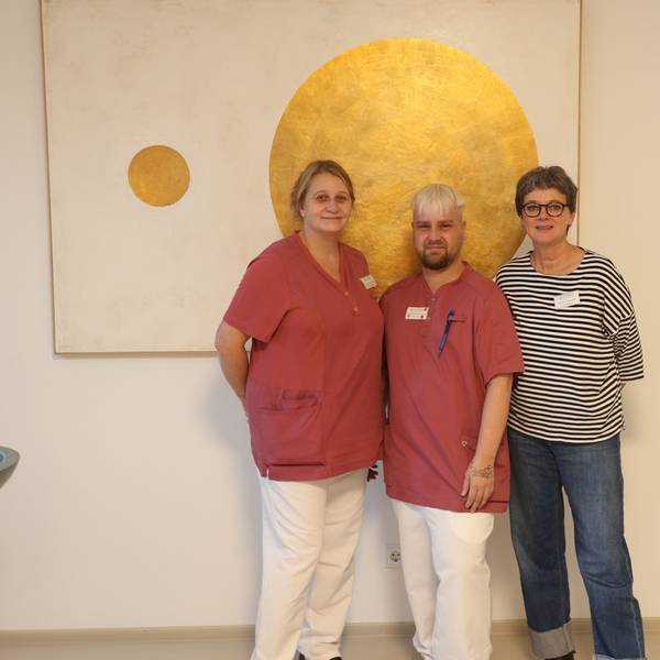 Alltagshelden im Pallilev: Pflegekräfte Sabrina Westring, Sascha-Daniel Schmidz, Sterbebegleiterin Ulrike Krabowski im Ruheraum