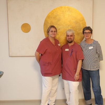 Alltagshelden im Pallilev: Pflegekräfte Sabrina Westring, Sascha-Daniel Schmidz, Sterbebegleiterin Ulrike Krabowski im Ruheraum