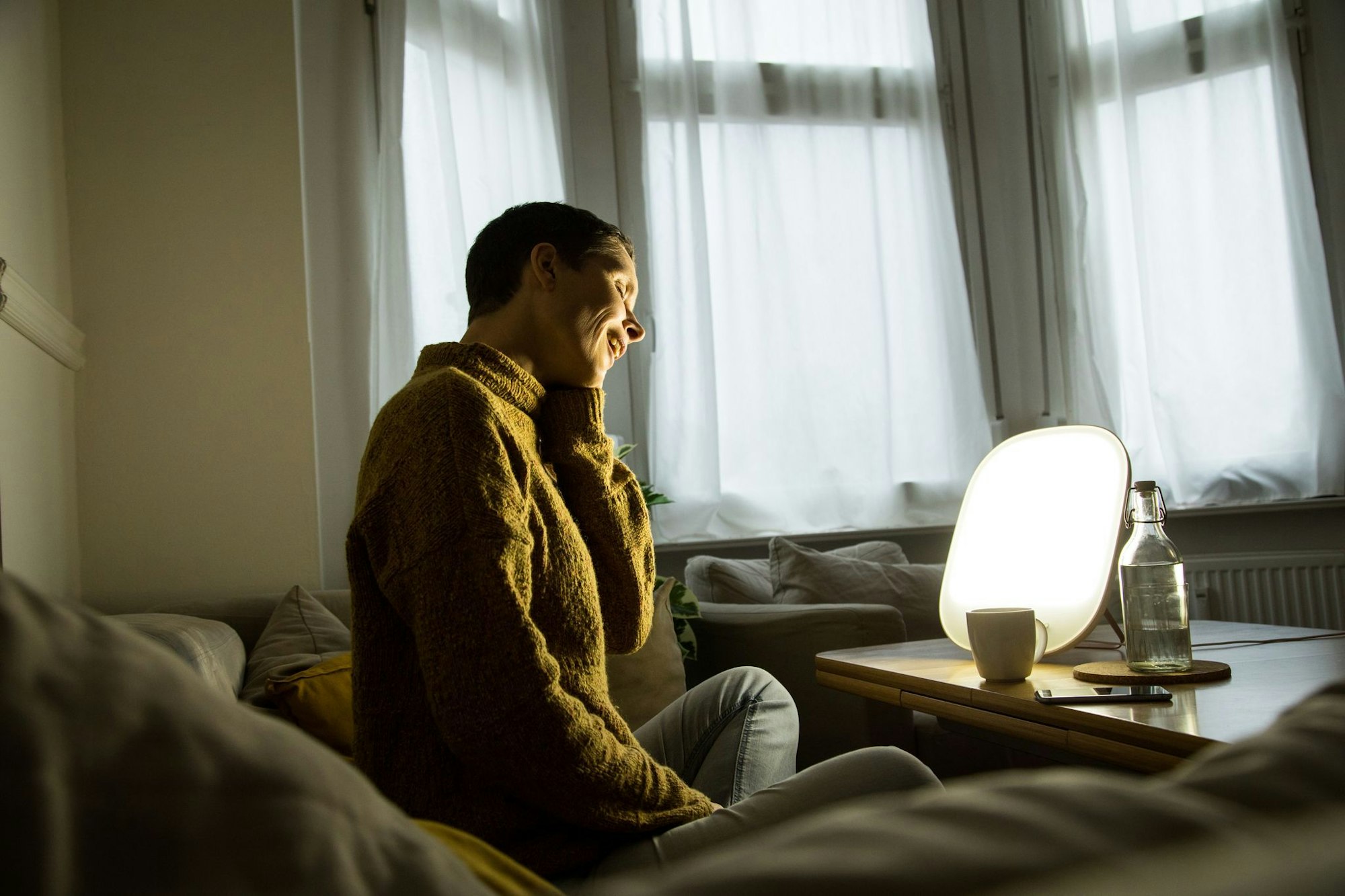 Tageslichtlampen sollen gegen Winterdepression helfen - Dauer und Abstand sind allerdings entscheidend.