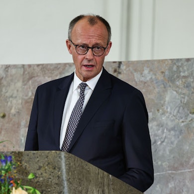 Bundeskanzler Friedrich Merz (CDU) bei einer Veranstaltung in Frankfurt. Die britische Presse hat sich ausführlich mit der wirtschaftlichen Situation Deutschlands beschäftigt.