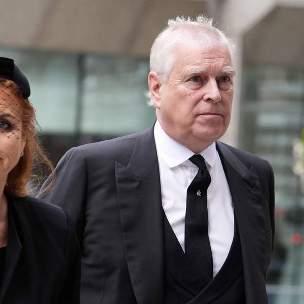 Sarah Ferguson und Andrew Mountbatten-Windsor gehen in die Westminster Abbey.
