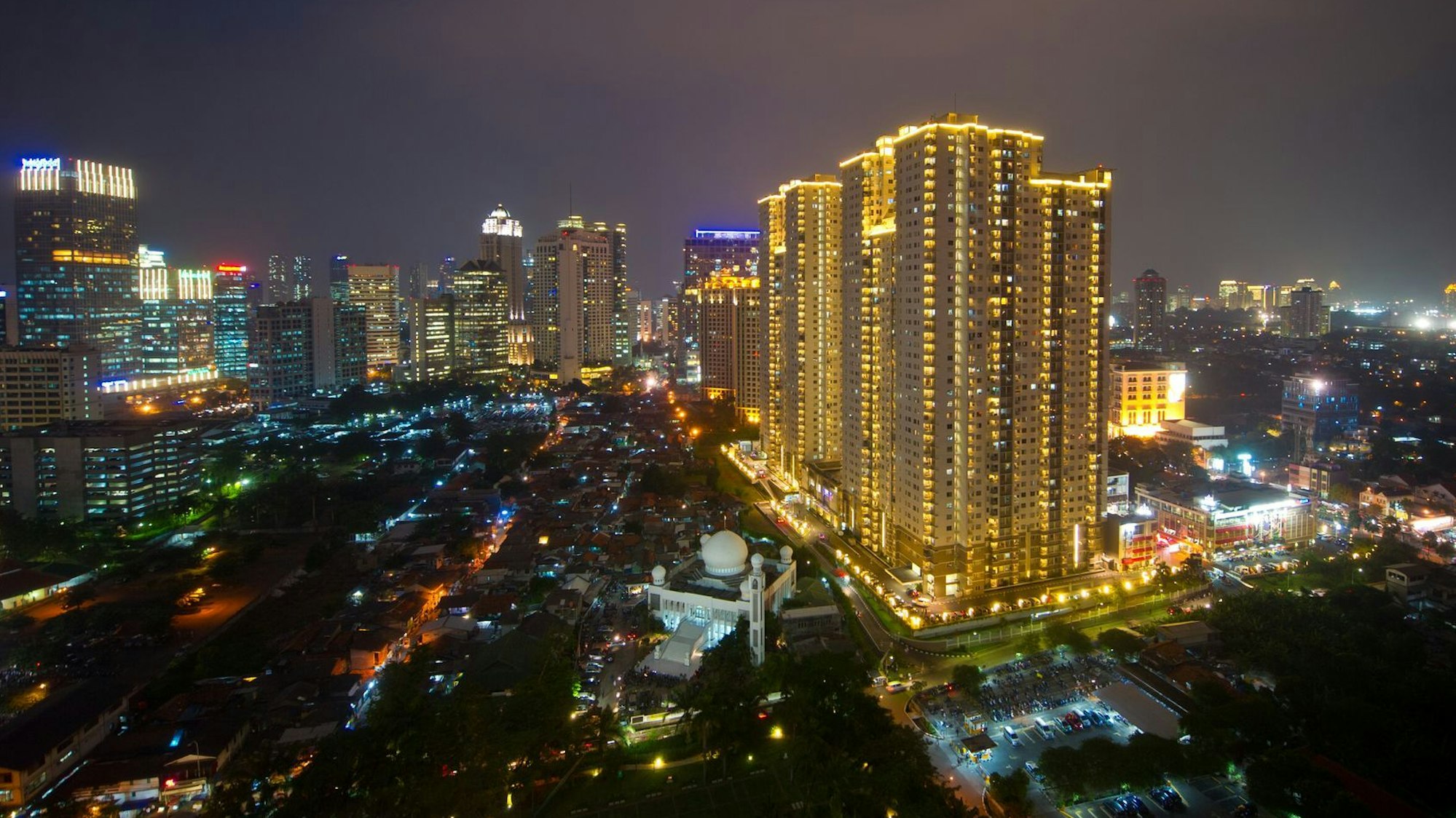 Jakarta bei Nacht.