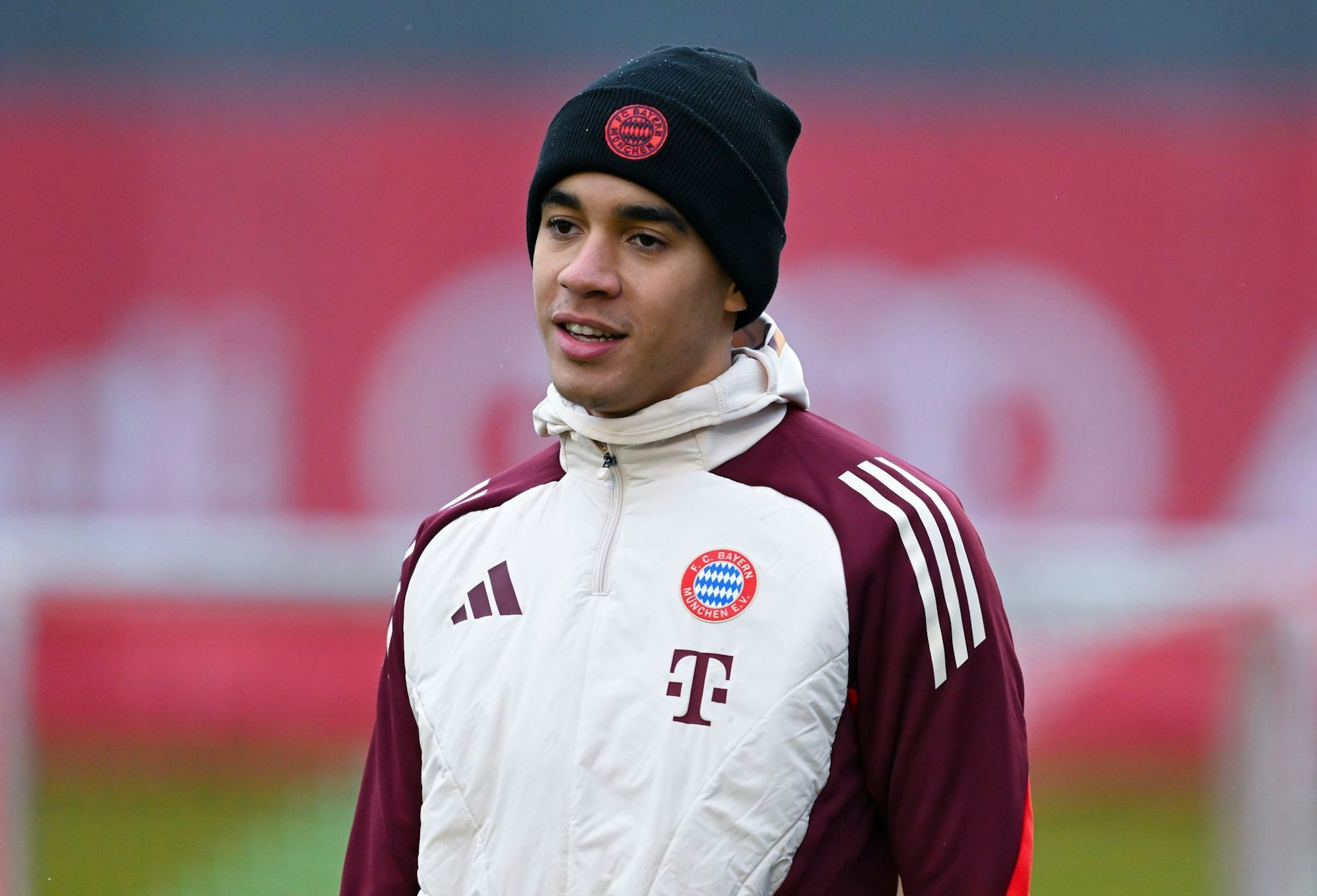 Jamal Musiala trainiert schon wieder beim FC Bayern.