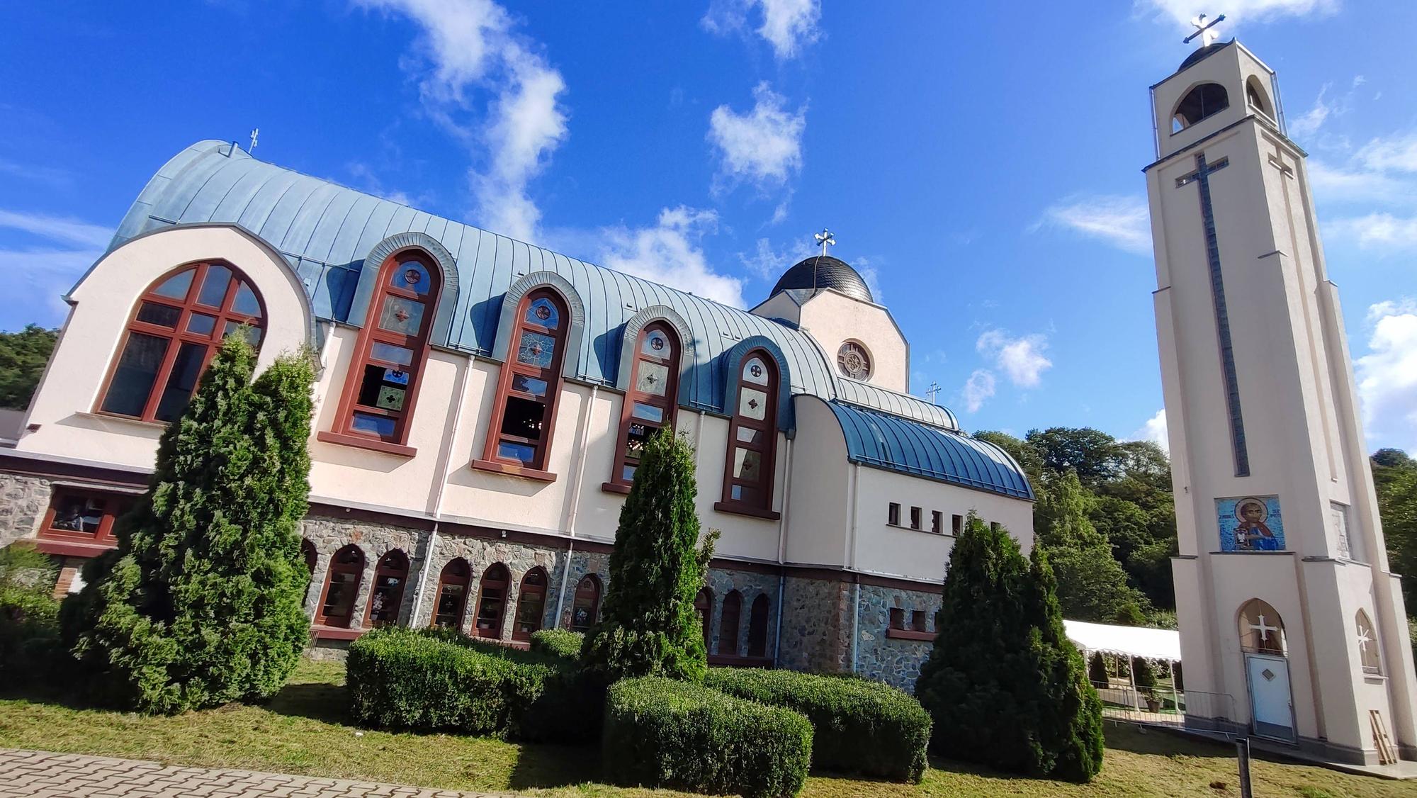 Vor dem koptischen Kloster Kröffelbach in Waldsolms wurde ein Baby ausgesetzt.