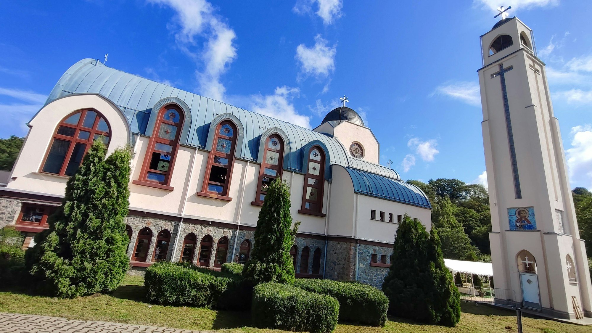 Vor dem koptischen Kloster Kröffelbach in Waldsolms wurde ein Baby ausgesetzt.