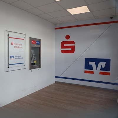 Gemeinsame Geldautomaten von Sparkasse und Volksbank in Köln-Esch