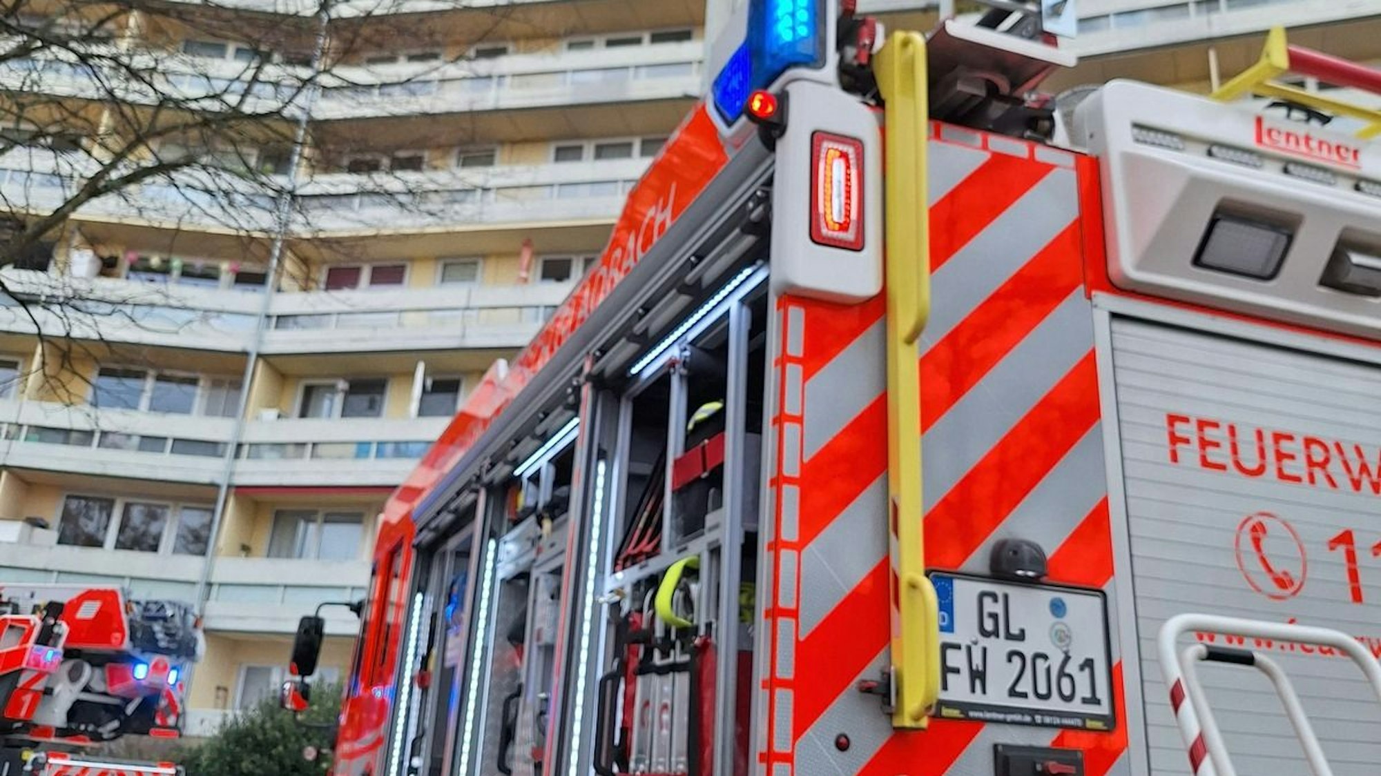 Küchenbrand im Wohnpark Gronau, Feuerwehr im Einsatz.