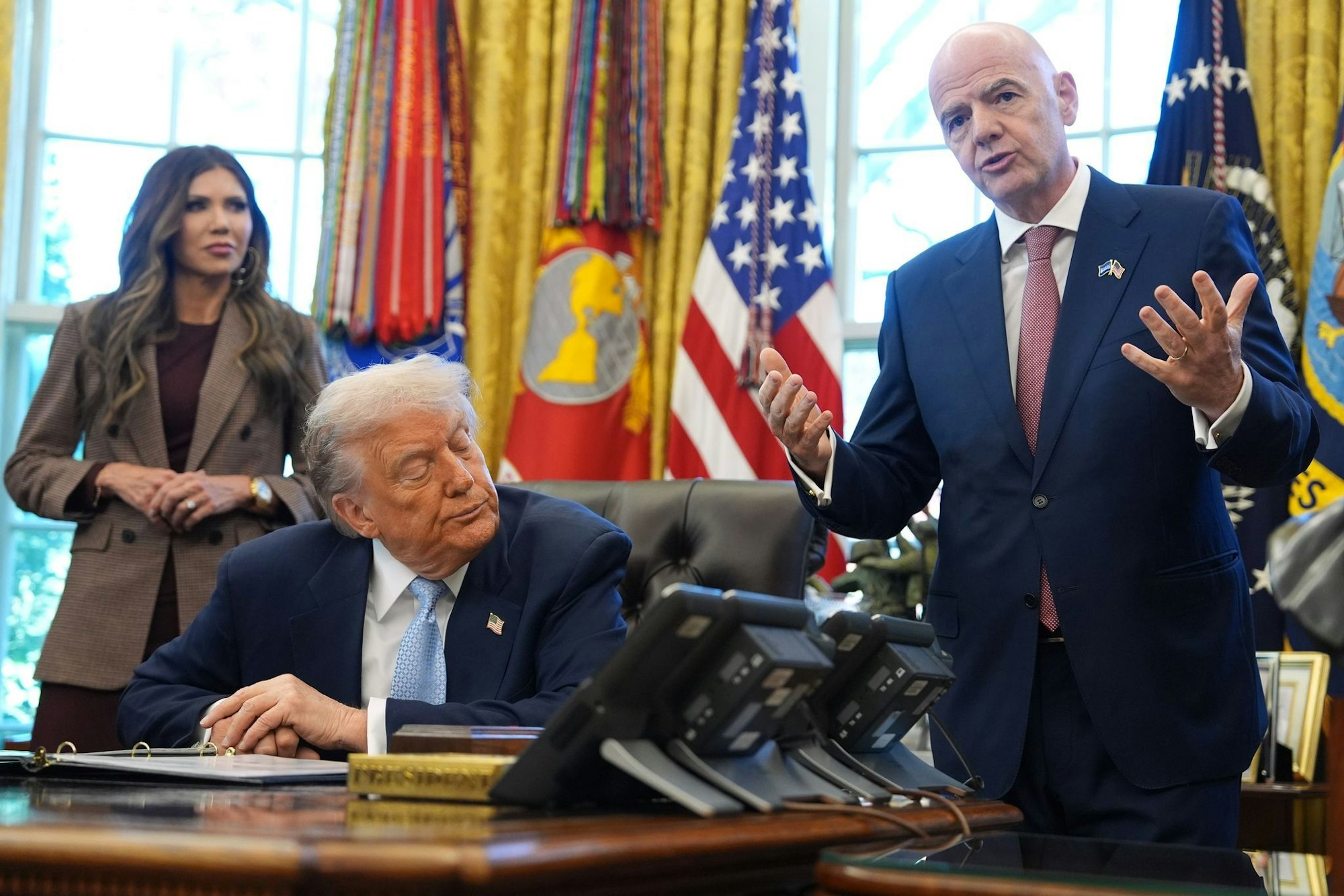 Die US-Regierung um Präsident Donald Trump will Inhaber eines WM-Tickets bei Visa-Terminen bevorzugt behandeln.